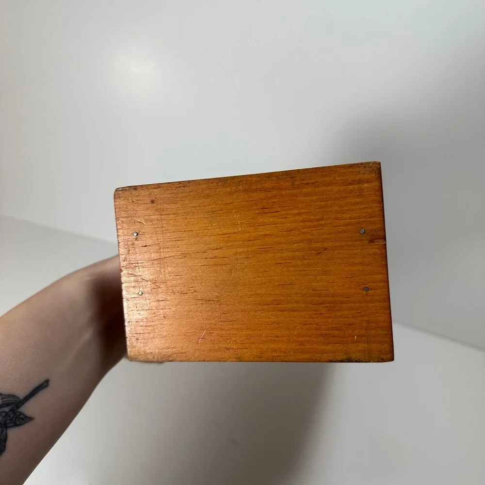 Vintage Wooden Wall Mount Mail Dispenser Scalloped Farmhouse Kitchen Organizer